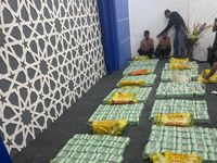 Dua tersangka jaringan narkoba internasional rute Thailand-Aceh, Jufri (tekong) dan Zulfahmi (pengendali darat), dibekuk Dittipidnarkoba Polri bersama 325 kg sabu.
