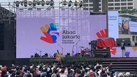 Pj Gubernur DKI Jakarta, Heru Budi Hartono, saat meluncurkan logo "5 Abad Jakarta" yang bertema Kota Global dan Berbudaya, sebagai penanda persiapan menuju perayaan 500 tahun ibu kota pada 2027.