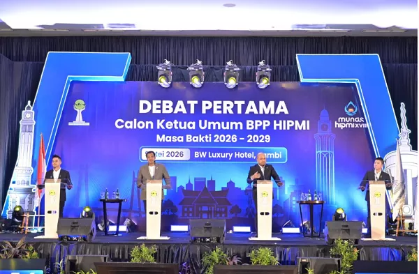 Suasana debat calon Ketua Umum BPP HIPMI yang membahas agenda ekonomi strategis nasional, Jakarta.