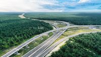 PT Hutama Karya, sebagai BUMN infrastruktur teratas, meraih peringkat ke-206 dalam daftar Fortune Southeast Asia 500 tahun 2026, menyoroti pertumbuhan laba dan aset yang kuat di tengah proyek-proyek strategis nasional.