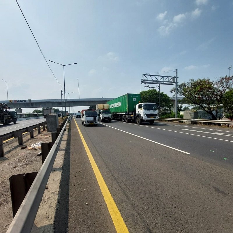Ilustrasi gantry pengawasan kendaraan di jalan tol dengan teknologi identifikasi. (Sumber: Jasa Marga)