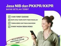 Ilustrasi seorang konsultan menjelaskan dokumen perizinan kepada pelaku usaha.