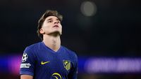 Julian Alvarez, penyerang bintang Argentina yang saat ini membela Manchester City, menjadi pusat perhatian dalam kabar transfer yang perlu diklarifikasi.