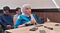Tumpukan batu bara siap dikirim, menopang kebutuhan energi nasional dan peluang ekspor Indonesia.