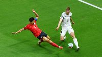 Aksi Timnas Korea Selatan saat mendominasi pertandingan di babak kedua melawan Republik Ceko pada ajang Piala Dunia 2026. Performa gemilang ini menegaskan posisi mereka sebagai salah satu kuda hitam turnamen.