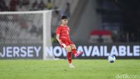 Mathew Baker saat berlatih bersama skuad Timnas Indonesia. Ia kini akan memperkuat Timnas U-19 di semifinal Piala AFF.
