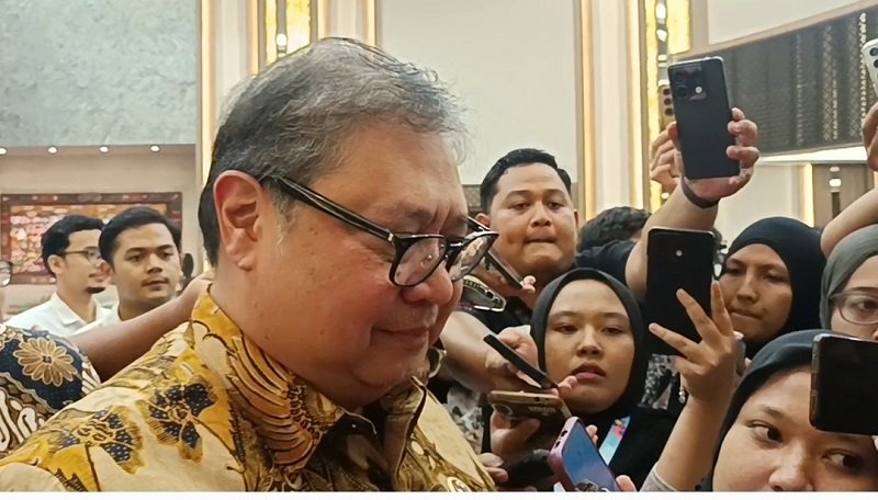 Menko Perekonomian Airlangga Hartarto menyoroti serius masalah pemadaman listrik bergilir yang dilakukan PT PLN (Persero).