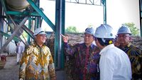 Menteri Koperasi dan UKM, Ferry Juliantono, menyoroti peran strategis koperasi dalam ekosistem industri gula untuk mendorong swasembada dan kesejahteraan petani tebu.
