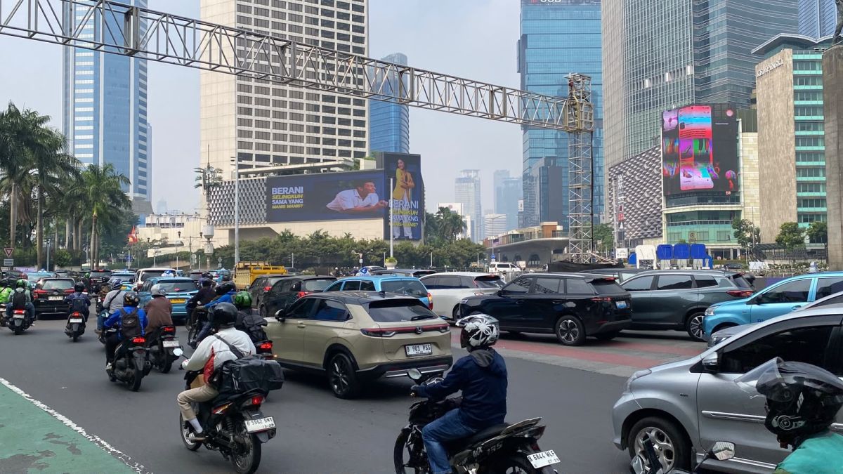 Render ilustrasi konektivitas jalur bawah tanah antara hotel mewah dan Stasiun MRT Bundaran HI, menunjukkan masa depan mobilitas urban Jakarta.