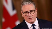 Perdana Menteri Inggris Keir Starmer saat menyampaikan peringatan serius mengenai potensi agresi Rusia terhadap NATO pada tahun 2030, menekankan perlunya peningkatan anggaran pertahanan nasional Inggris.