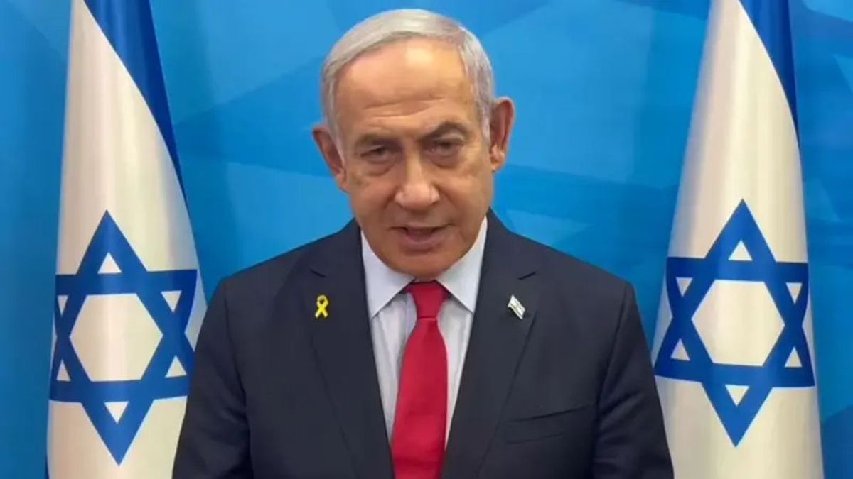 Perdana Menteri Israel Benjamin Netanyahu (kiri) dalam rapat kabinet keamanan, menyusul peningkatan ketegangan di perbatasan utara Israel dengan Lebanon, yang berujung pada perintah serangan ke pinggiran Beirut.