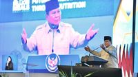 Menteri Pertahanan Prabowo Subianto saat memberikan keterangan pers terkait keputusan sulit pencopotan sejumlah pejabat teras BGN.