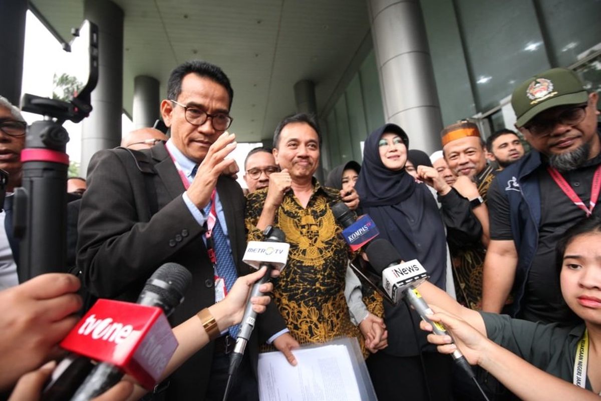 Dokter Tifa (Tifauzia Tyassuma) setelah permohonan penangguhan penahanannya dikabulkan Kejaksaan Agung dalam kasus dugaan tudingan ijazah palsu Presiden Jokowi.