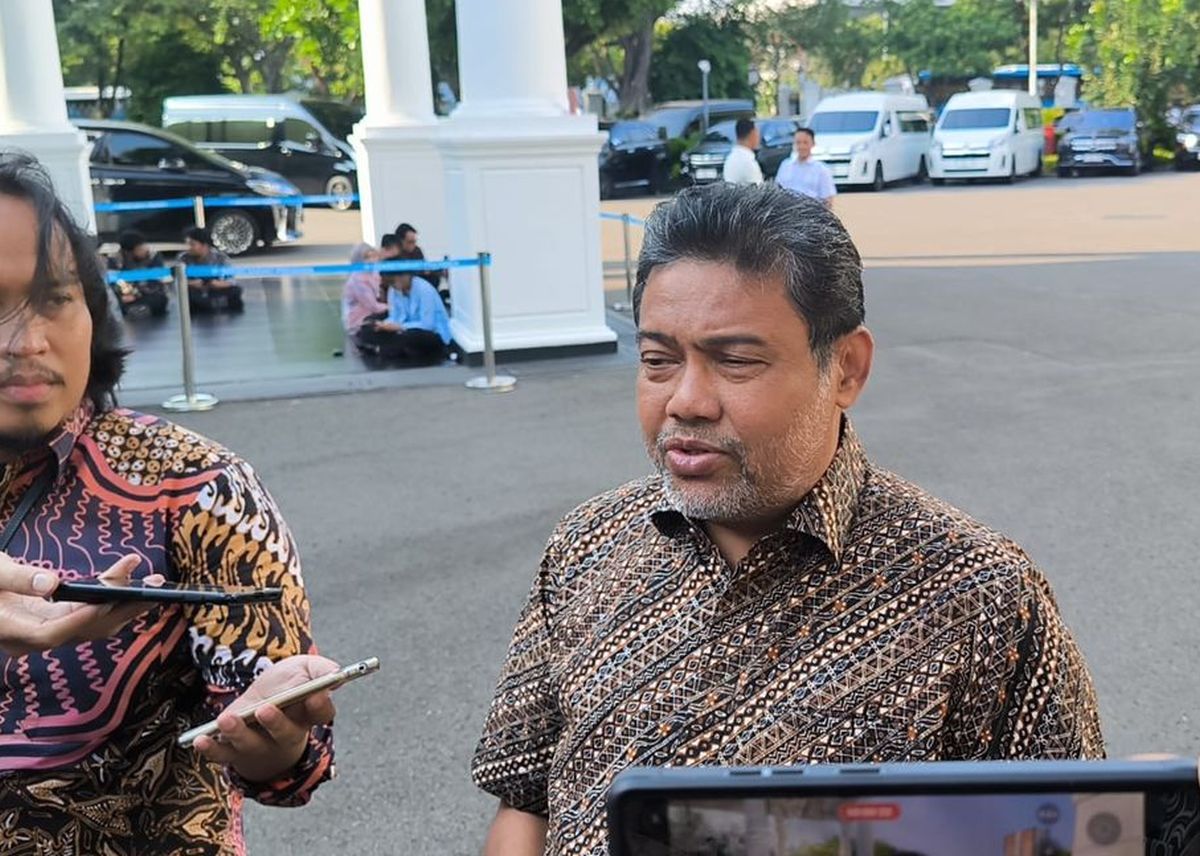 Presiden KSPI Said Iqbal memberikan keterangan pers. Isu ia akan masuk Kabinet Prabowo Subianto kini jadi sorotan.