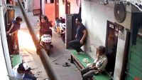 tangkapan-layar-rekaman-cctv-pelemparan-molotov-di-koja-jakarta-utara-dok-istimewa-1782187764457_169