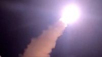 Rekaman video yang dirilis oleh Korps Garda Revolusi Islam Iran (IRGC) menunjukkan apa yang diklaim sebagai serangan rudal dan drone terhadap target militer, di tengah klaim serangan ke fasilitas militer Amerika Serikat di Kuwait dan Bahrain.
