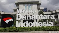 Menteri Keuangan Sri Mulyani Indrawati saat memberikan keterangan pers terkait kebijakan fiskal dan pasar modal di Jakarta.