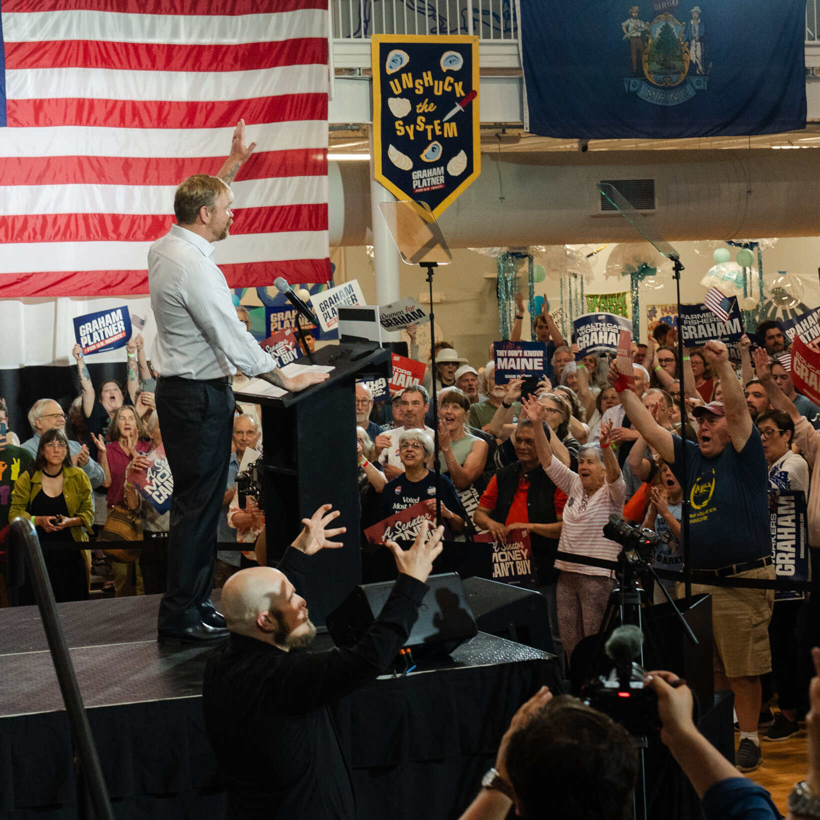 Graham Platner menarik diri dari Pilpres Senat Maine, membuka jalan bagi Partai Demokrat untuk menunjuk kandidat baru guna menantang Senator Susan Collins dalam pertarungan kunci untuk kontrol Senat AS.