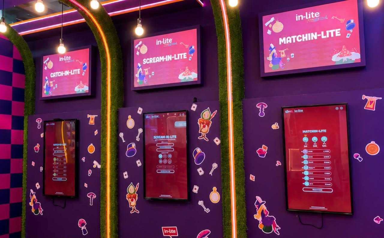 Digital Kiosk Signage, sebuah inovasi dari MJ Solution Indonesia, siap merevolusi interaksi pengunjung melalui gamifikasi di Jakarta Fair 2026.