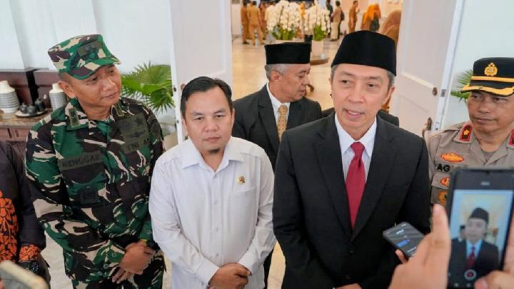 Ketua DPRD Kota Bogor, Adityawarman Adil, menyerukan peningkatan kualitas pelayanan publik dari pejabat yang baru dilantik.