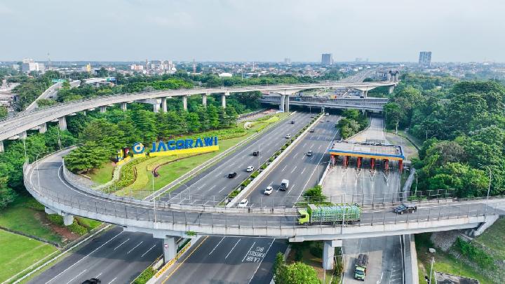 Direktur Utama Jasa Marga memberikan penjelasan mengenai inisiatif transformasi perusahaan untuk menciptakan nilai berkelanjutan dan meningkatkan manfaat bagi pengguna jalan.