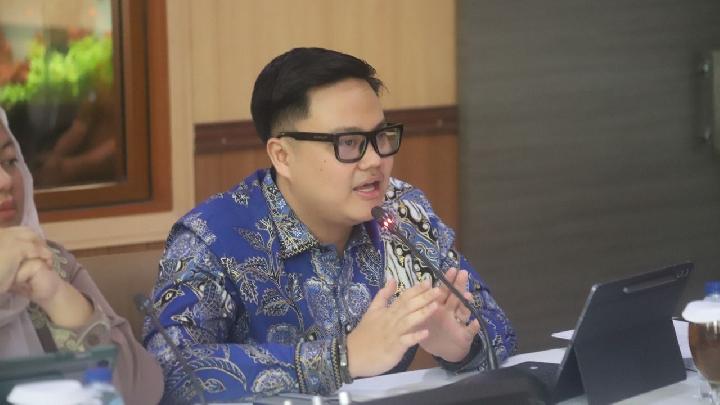 Anggota Pansus DPRD Kota Bandung saat menggelar rapat kerja membahas Raperda BPR untuk penguatan Bank Bandung sebagai motor ekonomi daerah.
