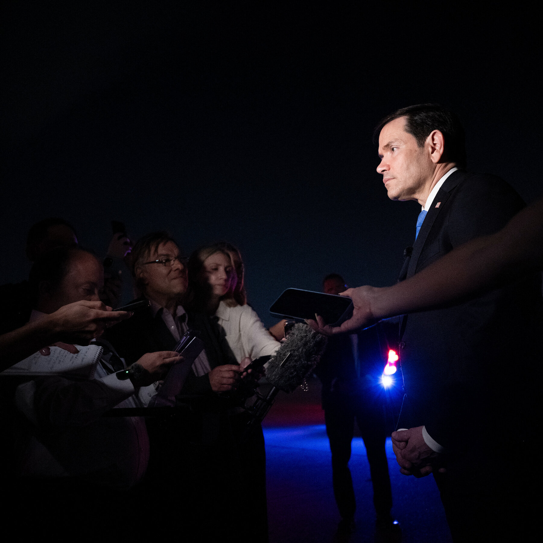Menteri Luar Negeri AS Marco Rubio saat memberikan pernyataan mengenai hubungan diplomatik Amerika Serikat dengan Iran di Washington D.C.