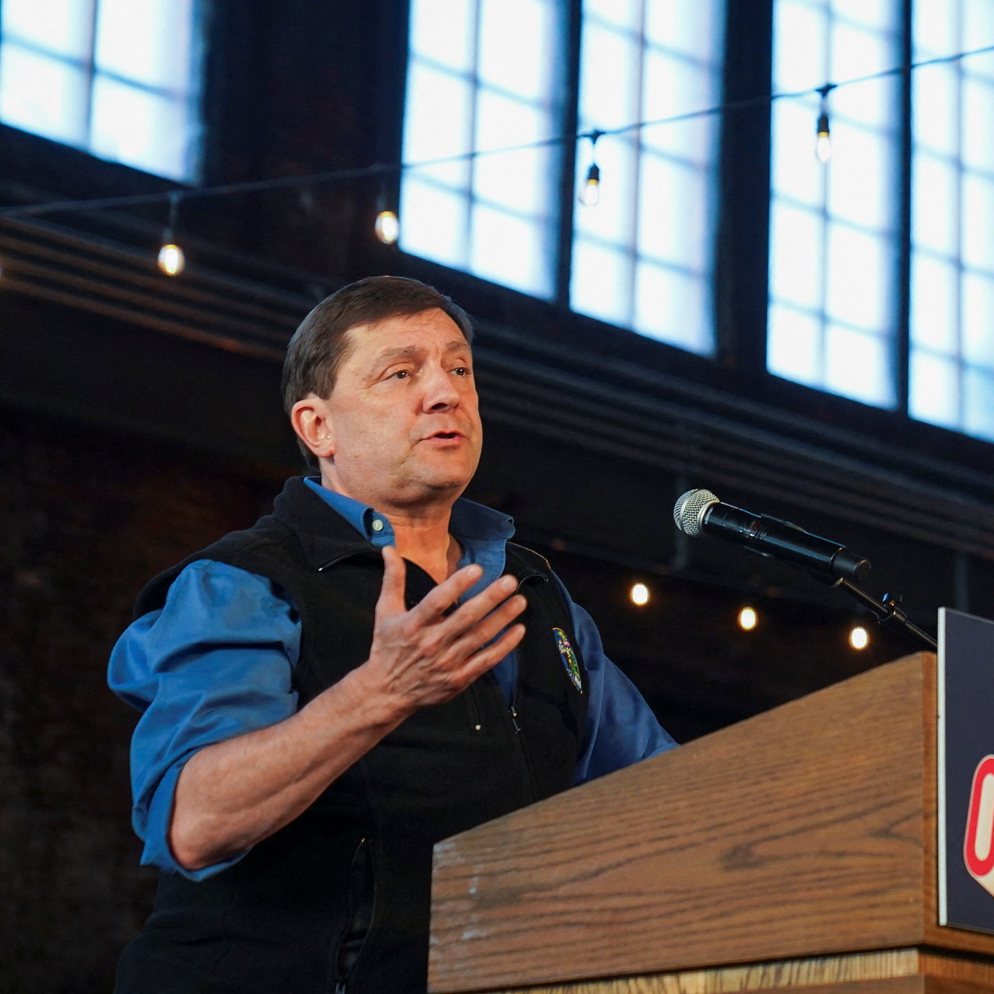 Troy Jackson, calon senator Demokrat Maine, diperkirakan akan menjadi nomine partai untuk pemilihan umum.