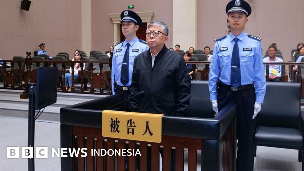 Seorang mantan pejabat di China dijatuhi hukuman mati atas kasus suap Rp5,8 triliun, menegaskan kebijakan keras Beijing terhadap korupsi.