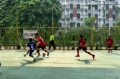 Wakil Ketua DPRD DKI Jakarta Basri Baco (tengah) secara simbolis meresmikan lapangan olahraga serbaguna di RW 09 Menteng, Jakarta Pusat, yang kini siap dimanfaatkan warga untuk berbagai kegiatan.
