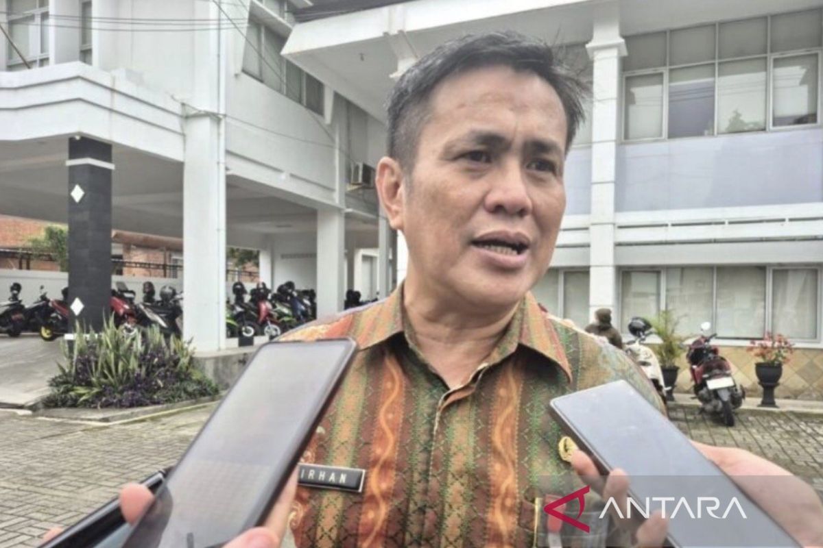 Aktivitas bongkar muat kargo di Bandara Internasional Sultan Aji Muhammad Sulaiman Sepinggan, Balikpapan, yang menjadi gerbang utama ekspor hasil laut Kalimantan Timur.