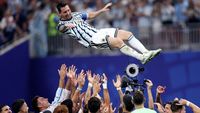 Lionel Messi saat berlaga di Piala Dunia 2022 Qatar, turnamen di mana ia memecahkan rekor assist terbanyak sepanjang sejarah.
