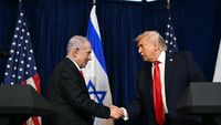 Menteri Pertahanan Israel Israel Katz menyampaikan pernyataan di Yerusalem, menegaskan kesiapan Israel untuk melawan Iran setelah serangan AS di Timur Tengah.