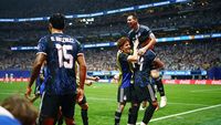 Selebrasi emosional para pemain Argentina setelah mengamankan kemenangan dramatis atas Inggris di semifinal Piala Dunia 2026 di Mercedes-Benz Stadium.