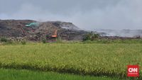 Drone thermal KLHK memantau titik api di TPA Jatiwaringin sebagai upaya deteksi dini kebakaran.