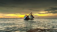 Tim penyelamat berupaya keras menyisir perairan lepas pantai Guyana mencari korban tragedi terbaliknya feri MV Barima yang menewaskan 41 orang.