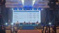 Perwakilan Asosiasi Pemerintahan Desa Seluruh Indonesia (APDESI) Merah Putih berdiskusi tentang strategi penguatan Koperasi Desa Kelurahan Merah Putih (KDKMP) dalam seminar nasional, menegaskan komitmen mereka terhadap kemandirian ekonomi desa.