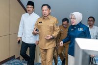 Menteri Sosial menekankan pentingnya peran aktif pemerintah daerah dalam memutakhirkan Data Tunggal Sosial Ekonomi Nasional (DTSEN) untuk memastikan penyaluran bantuan sosial (bansos) tepat sasaran dan berkeadilan bagi seluruh masyarakat Indonesia.