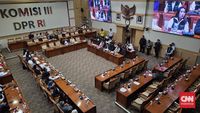 Anggota Komisi III DPR RI dari Fraksi Partai Golkar, Soedeson Tandra, saat menyampaikan pandangan mengenai pembahasan RUU Perampasan Aset yang perlu dilakukan secara hati-hati dan adil.