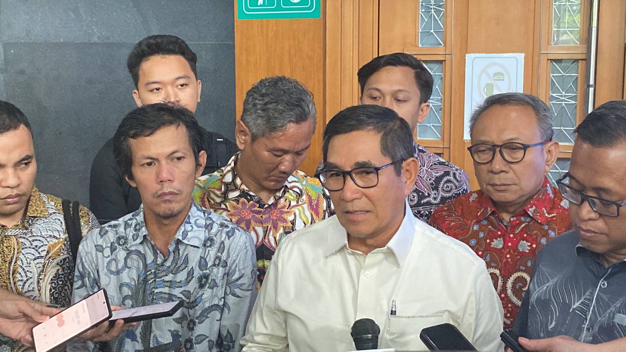 Mantan Ketua MK Hamdan Zoelva menyerukan keadilan bagi Kerry Riza Cs berdasarkan hasil eksaminasi ahli hukum.
