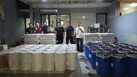 Barang bukti bahan baku dan peralatan produksi obat karisoprodol ilegal yang diamankan Polres Metro Jakarta Barat dari sebuah laboratorium gelap di Cakung, Jakarta Timur.