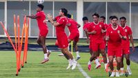 Aksi para penyerang Timnas Indonesia saat sesi latihan. Pelatih Shin Tae-yong dihadapkan pada pilihan sulit menentukan ujung tombak terbaik untuk menghadapi lawan.