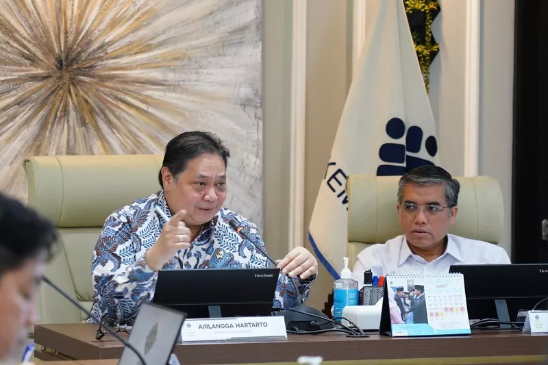 Menteri Koordinator Bidang Perekonomian Airlangga Hartarto saat menyampaikan pandangannya terkait kebijakan suku bunga Bank Indonesia.