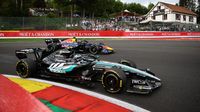 Pebalap Kimi Antonelli merayakan kemenangan keenamnya di F1 GP Belgia 2026, mengukuhkan posisinya di puncak klasemen kejuaraan dunia.
