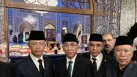 Ketua Parlemen Iran Mohammad Bagher Ghalibaf (kanan) saat bertemu dengan Ketua MPR RI Ahmad Muzani (kiri) dalam kunjungan belasungkawa di Tehran. Pertemuan ini menjadi forum penting untuk menegaskan sikap Iran terhadap 'kezaliman' global.