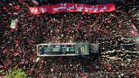 Jutaan pelayat membanjiri jalanan Tehran dalam prosesi pemakaman Pemimpin Tertinggi Ayatollah Ali Khamenei, sebuah demonstrasi kekuatan dan solidaritas yang direspons dengan ucapan terima kasih oleh pemerintah Iran.