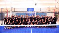 Kapolda Metro Jaya atau perwakilan Polri berinteraksi dengan jurnalis dalam sebuah acara olahraga persahabatan, yang serupa dengan semangat Padel Bhayangkara Cup 2026, untuk memperkuat sinergi institusi.