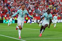 Cristiano Ronaldo mengenakan jersey Diogo Jota sebagai bentuk solidaritas tim, usai Portugal memastikan kelolosan ke babak 16 besar Euro 2024.