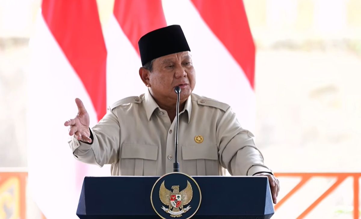 Presiden Prabowo Subianto menyampaikan target ambisius pembentukan 30.000 Koperasi Desa Merah Putih pada akhir tahun 2024 untuk memperkuat ekonomi kerakyatan.