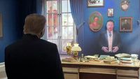 Donald Trump (kanan) berinteraksi dengan proyeksi atau avatar AI Theodore Roosevelt (kiri) di sebuah perpustakaan kepresidenan, memicu perdebatan sengit di media sosial.